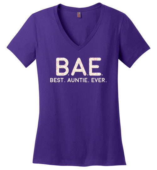 BAE Best Auntie Ever V-Neck